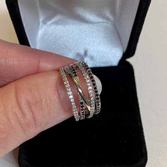 Sterling Silver Black & White CZ Highway Ring - Picture 10 of 10